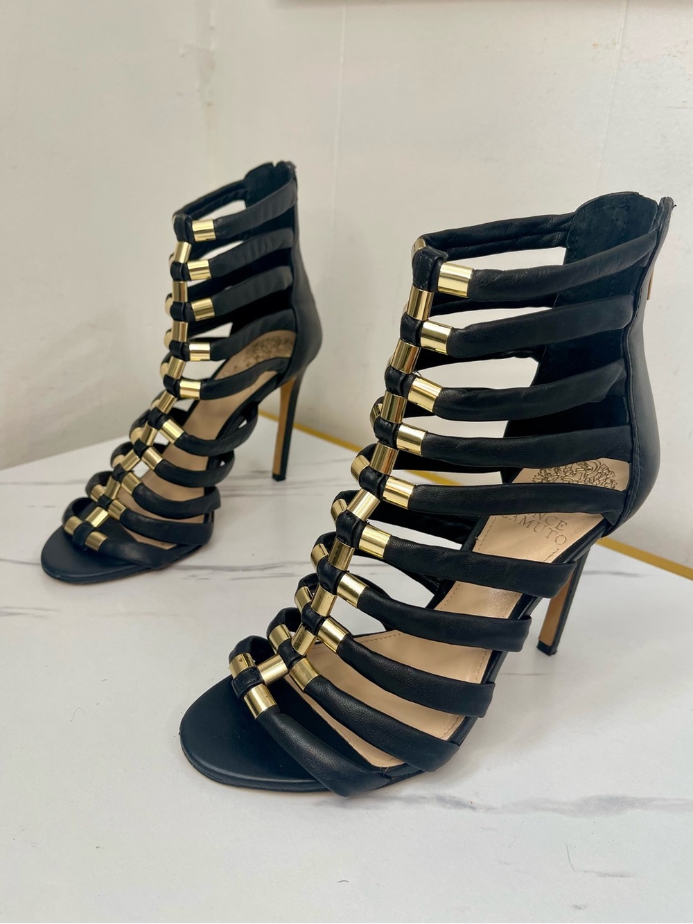 Vince Camuto Troy Black Strappy Gladiator Stiletto Heels Gold Accents Sz 6.5